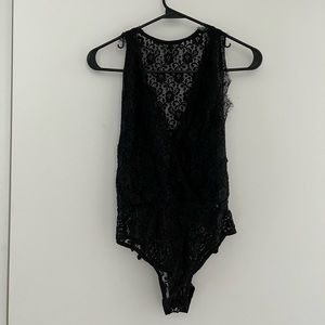 TOPSHOP cute black lace top bodysuit✨